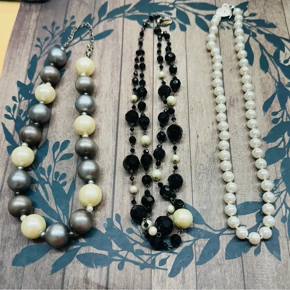 WHBM Mary Kay Pearl Necklace Bundle 3 Necklaces B9